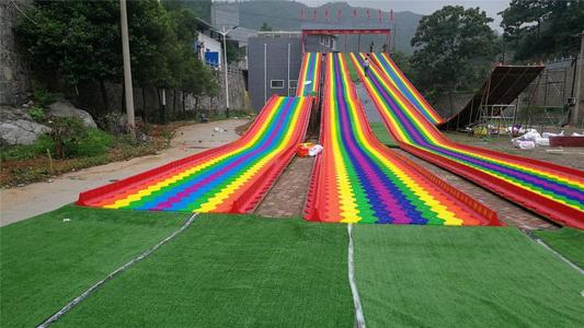 四季旱雪滑道分享滑雪場(chǎng)選址規劃的原則